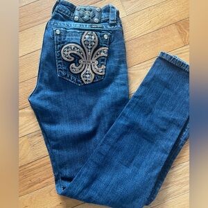 Euc size 30 MISSME  skinny mid rise bejeweled pocket jeans /so cute. Inseam 32